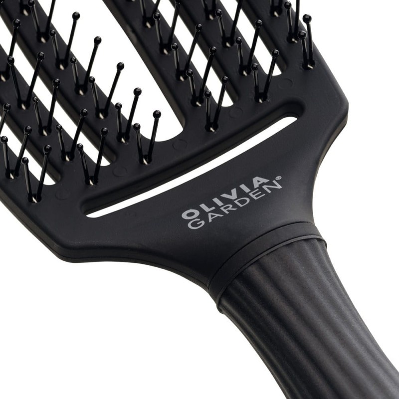 pol_pl_Olivia-Garden-Finger-Brush-Bristles-Medium-Szczotka-do-Rozczesywania-Wlosow-z-Podwojnym-Wlosiem-z-Nylonu-75748_2.jpg