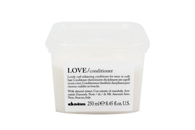pol_pl_Davines-Essential-Love-Curl-Odzywka-Podkreslajaca-Skret-Wlosy-Krecone-250ml-2436_1.jpg