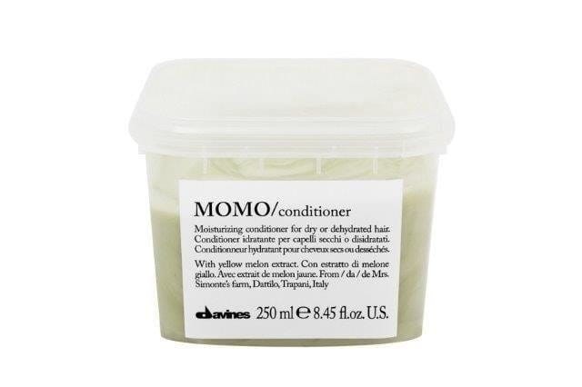 pol_pl_Davines-Essential-Momo-Conditioner-Odzywka-Nawilzajaca-do-Suchych-Wlosow-250ml-2438_1.jpg